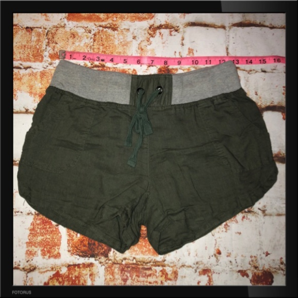 Derek Heart Linen Shorts